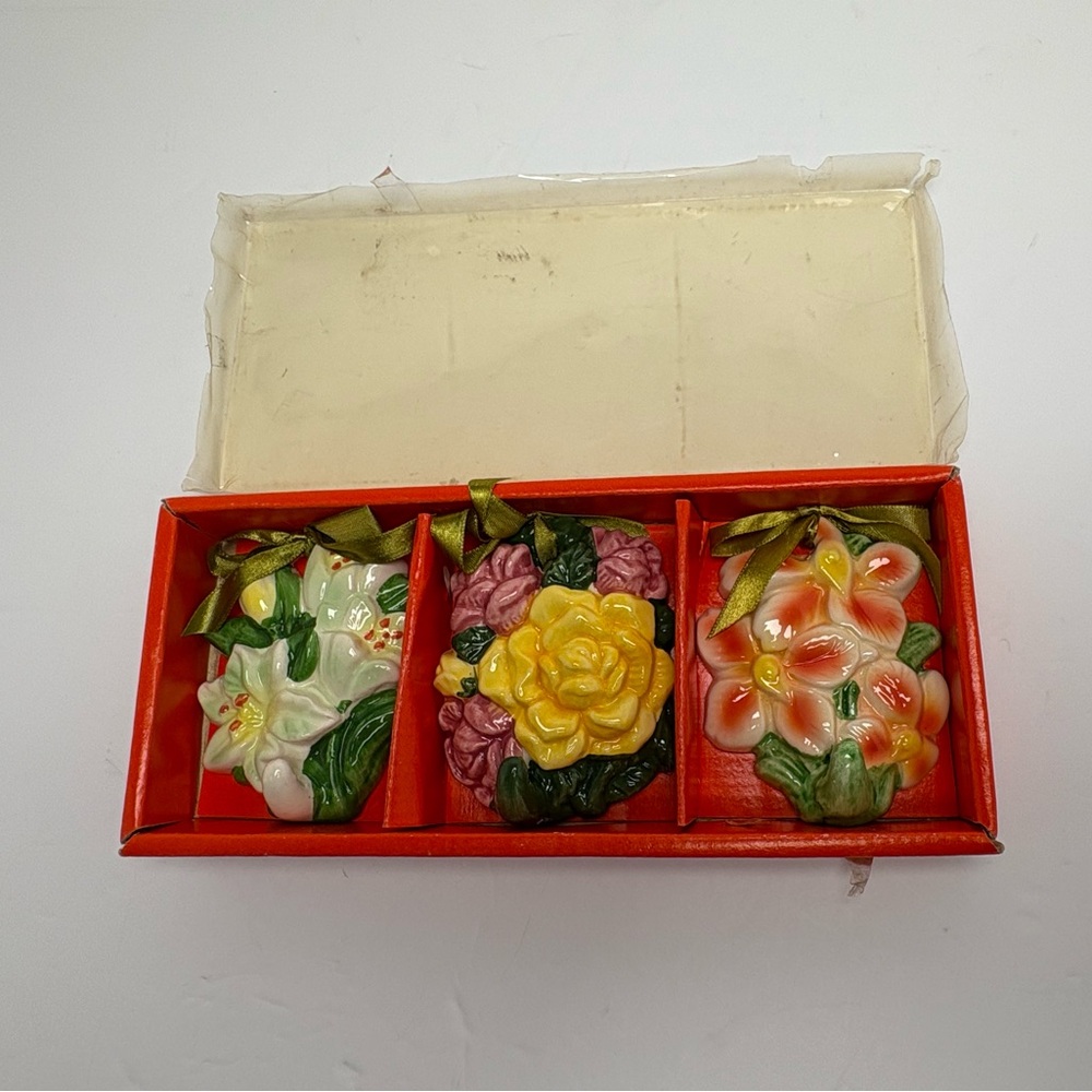 Vintage Floral Ceramic Wall Art Hooks in Original Box